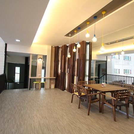 Preme Hostel Bangkok Exteriör bild