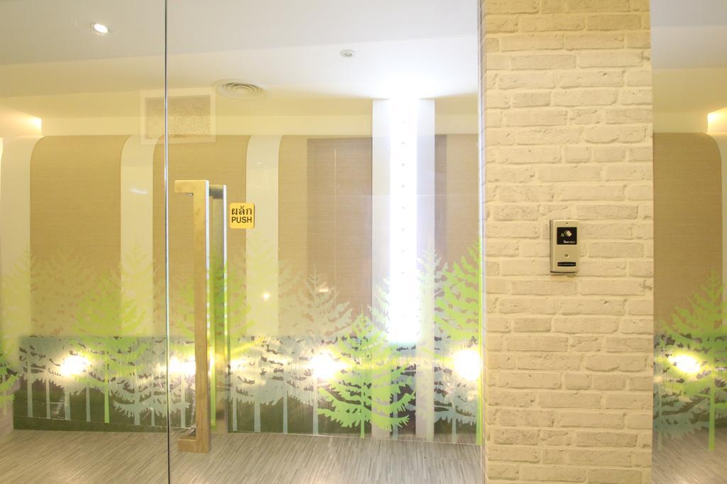 Preme Hostel Bangkok Exteriör bild