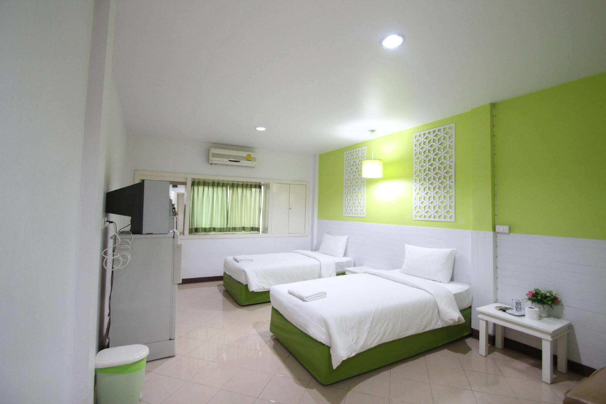 Preme Hostel Bangkok Exteriör bild